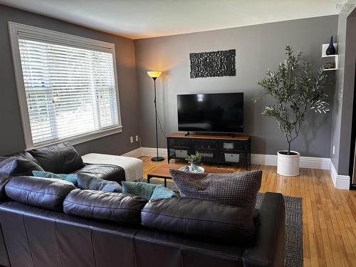 1 Stairs Street, Dartmouth, NS 