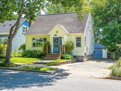 66 Newcastle Street  Dartmouth, NS B2Y 3M5
