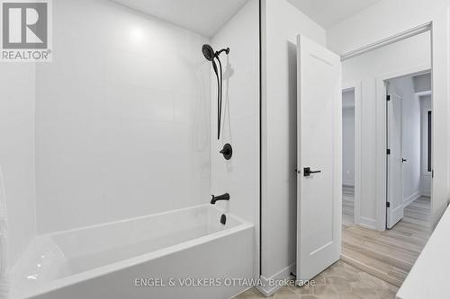 557 Bayview Drive, Ottawa, ON 