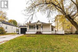 226 LAWRENCE AVENUE Richmond Hill, ON L4C 1Z6
