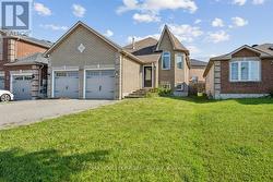 LOWER - 210 DUNSMORE LANE Barrie, ON L4M 6Z8