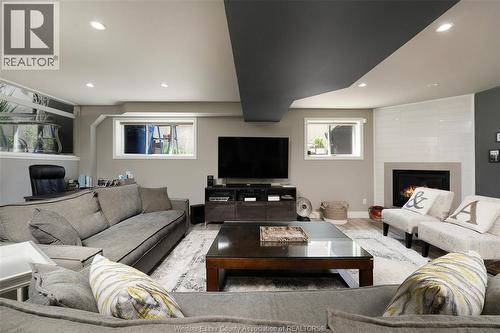 9692 Manitou Crescent, Windsor, ON 