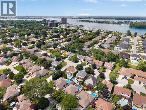 9692 Manitou Crescent, Windsor, ON 