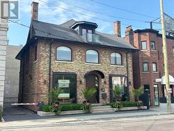 3 ROWANWOOD AVENUE E  Toronto, ON M4W 1Y5
