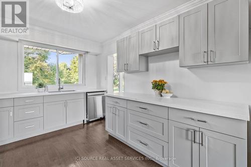 50 Oak Avenue, Hamilton, ON - Indoor Photo Showing Kitchen