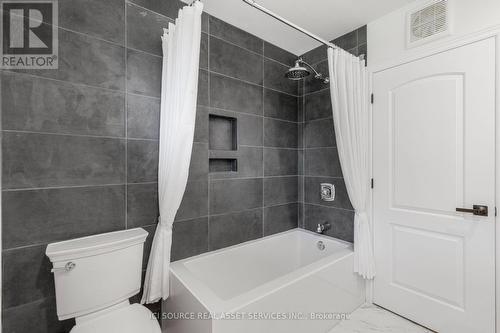 50 Oak Avenue, Hamilton, ON - Indoor Photo Showing Bathroom