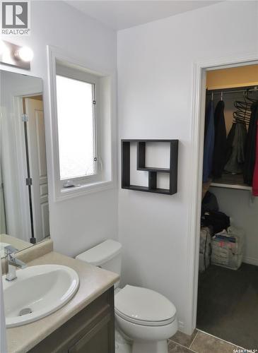 1214 Rempel Crescent, Saskatoon, SK - Indoor Photo Showing Bathroom