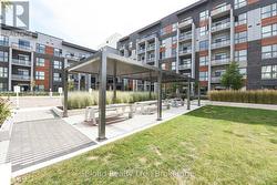004 - 95 DUNDAS STREET Oakville, ON L6M 5N4