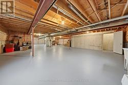 Spacious cold cellar on the right - 