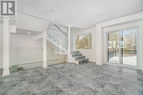 2112 Alta Vista Drive, Ottawa, ON 