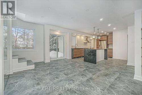 2112 Alta Vista Drive, Ottawa, ON 