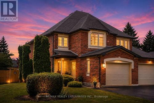6916 YARROW AVENUE  Mississauga, ON L5N 7A1