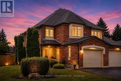 6916 YARROW AVENUE  Mississauga, ON L5N 7A1