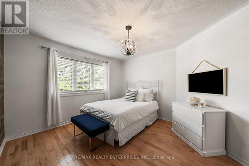 6916 Yarrow Avenue, Mississauga, ON 