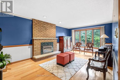5109 Elderview Court, Mississauga, ON - Indoor Photo Showing Living Room With Fireplace