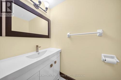 5109 Elderview Court, Mississauga, ON - Indoor Photo Showing Bathroom
