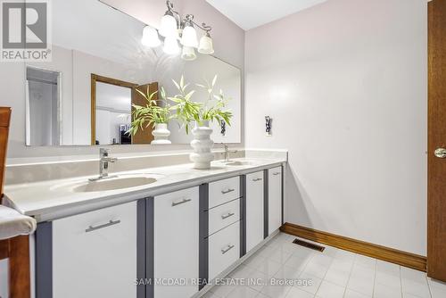 5109 Elderview Court, Mississauga, ON - Indoor Photo Showing Bathroom