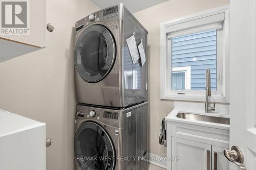 113 Dory Row - Laundry Room - 113 Dory Row, Blue Mountains, ON - Indoor Photo Showing Laundry Room