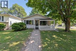 74 HELENE Crescent  Waterloo, ON N2L 5E5
