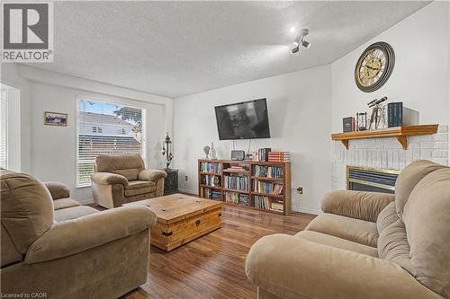 194 Glenvalley Drive, Cambridge, ON - Indoor Photo Showing Living Room