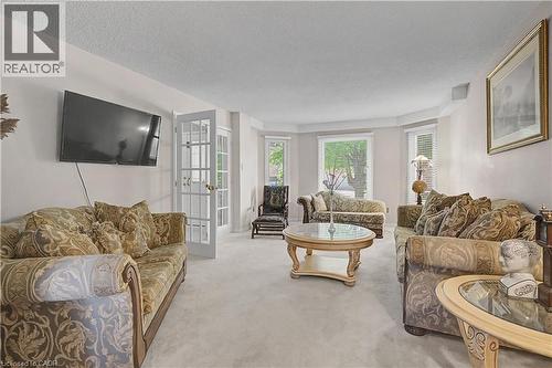 194 Glenvalley Drive, Cambridge, ON - Indoor Photo Showing Living Room