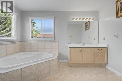 194 Glenvalley Drive, Cambridge, ON - Indoor Photo Showing Bathroom