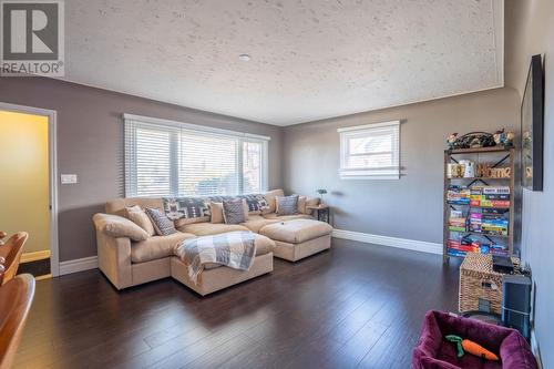 549 Morrison Ave, Sault Ste. Marie, ON - Indoor Photo Showing Living Room