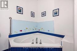 Ensuite Bathroom - 