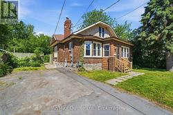 8 DUNBAR STREET Belleville (Belleville Ward), ON K8P 3R5