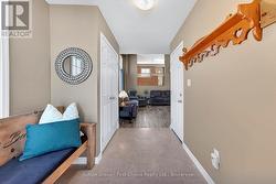 Foyer view of living room - 