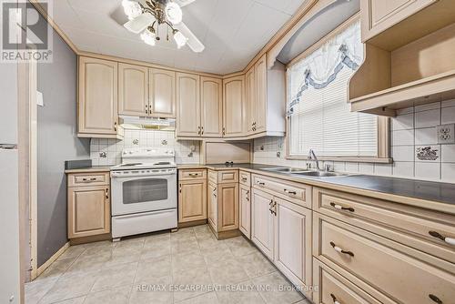 2345 Gibbon Street, Burlington, ON - Indoor Photo Showing Kitchen With Double Sink