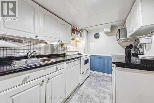 2345 Gibbon Street, Burlington, ON - Indoor Photo Showing Kitchen