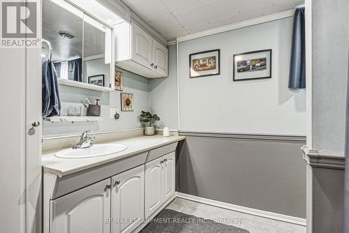 2345 Gibbon Street, Burlington, ON - Indoor Photo Showing Bathroom