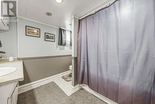2345 Gibbon Street, Burlington, ON - Indoor Photo Showing Bathroom