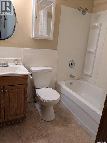 10 2157 Rae Street, Regina, SK - Indoor Photo Showing Bathroom