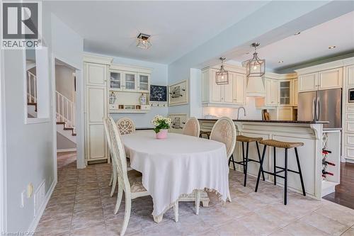 90 Davidson Boulevard, Dundas, ON - Indoor Photo Showing Dining Room