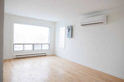 Living Room - 748 Av. Alepin, Montréal (Lasalle), QC - Indoor Photo Showing Other Room