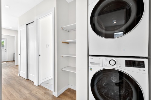 Laundry - 7897 Rue Bonnier, Montréal (Lasalle), QC 