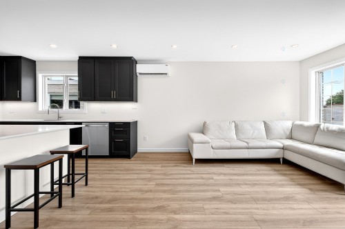 Living Room - 7897 Rue Bonnier, Montréal (Lasalle), QC 