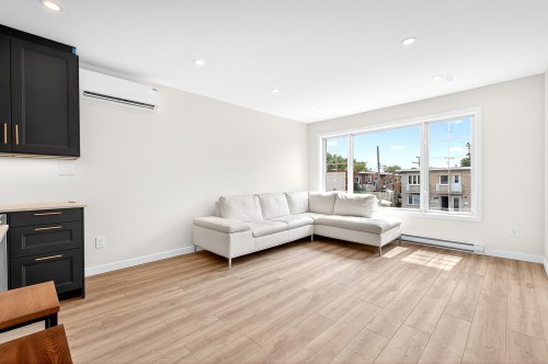 Living Room - 7897 Rue Bonnier, Montréal (Lasalle), QC 