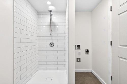 Bathroom - 7897 Rue Bonnier, Montréal (Lasalle), QC 