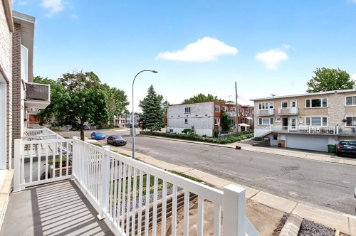 Balcony - 7897 Rue Bonnier, Montréal (Lasalle), QC 