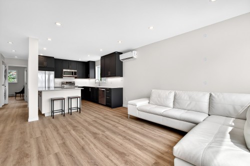 Living Room - 7897 Rue Bonnier, Montréal (Lasalle), QC 