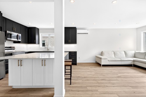 Living Room - 7897 Rue Bonnier, Montréal (Lasalle), QC 
