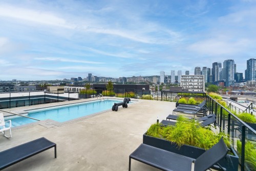 Piscine - 808-1616 Rue Des Bassins, Montréal (Le Sud-Ouest), QC - Outdoor With In Ground Pool With View