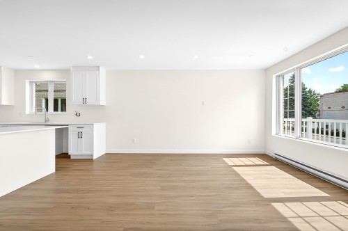Living Room - 7895 Rue Bonnier, Montréal (Lasalle), QC - Indoor Photo Showing Kitchen