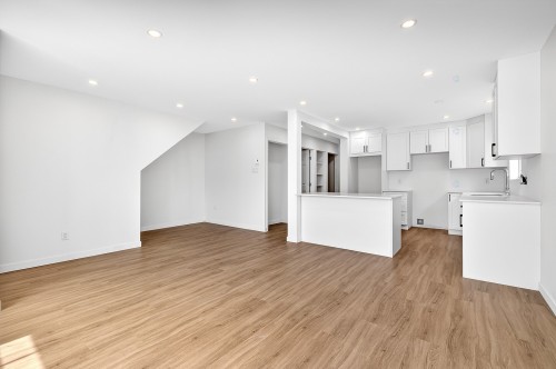 Living Room - 7895 Rue Bonnier, Montréal (Lasalle), QC - Indoor Photo Showing Kitchen
