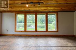 Barn-Upper Art Studio Overlooking Pond - 