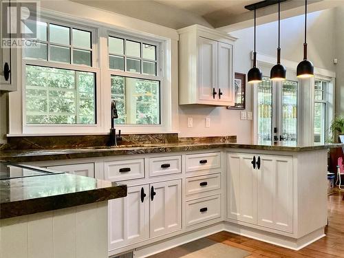610 Park, Worthington, ON - Indoor