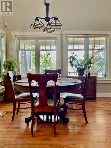 610 Park, Worthington, ON - Indoor Photo Showing Dining Room
